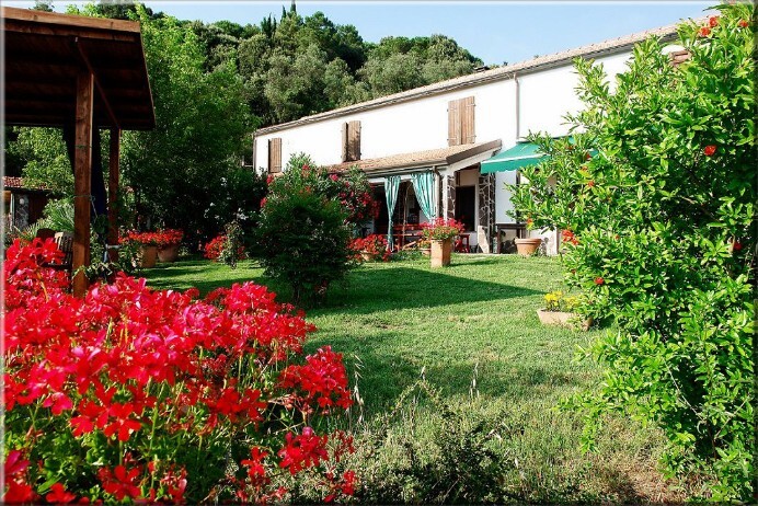 Il giardino dell'agriturismo bianca fattoria