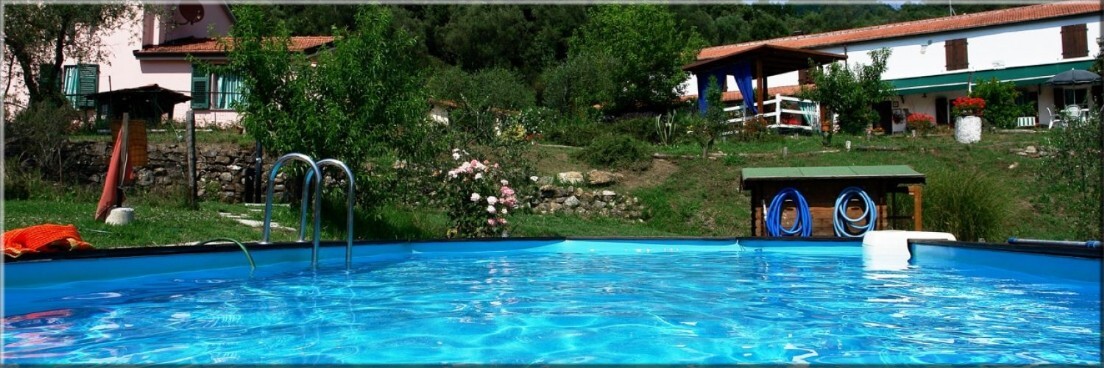 la nostra piscina Agriturismo La Bianca Fattoria