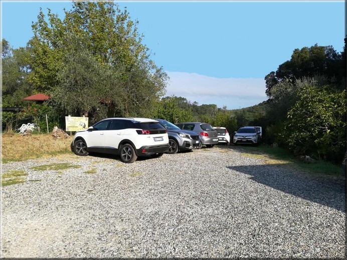 farmhouse Bianca Fattoria large internal parking